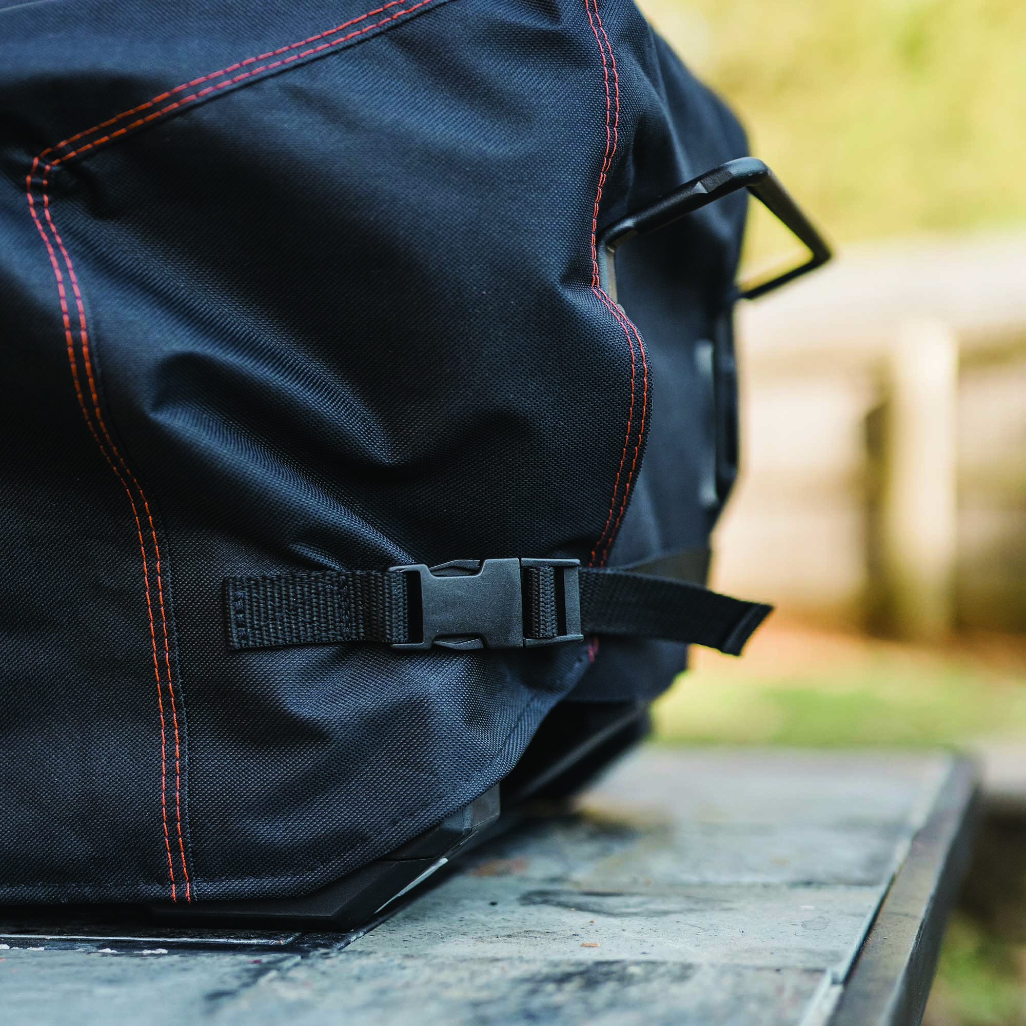 Grillöverdrag till portabel kolgrill