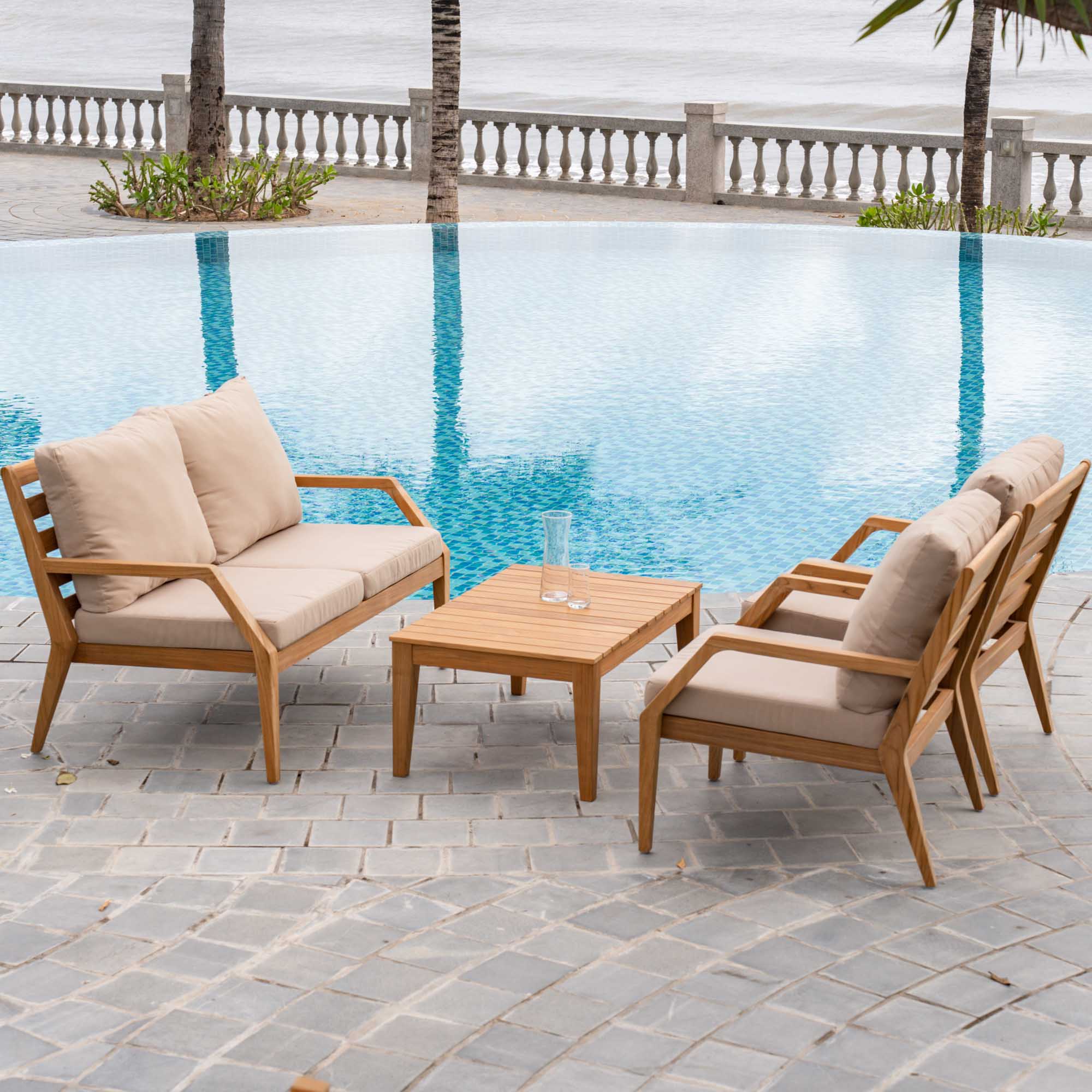 Gunnaröd loungebord